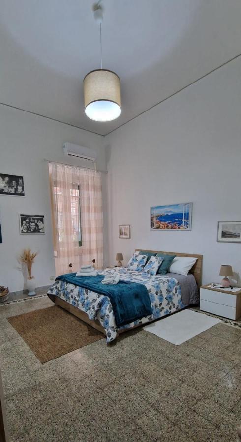 E' Fenestrelle Apartment เนเปิลส์ ภายนอก รูปภาพ