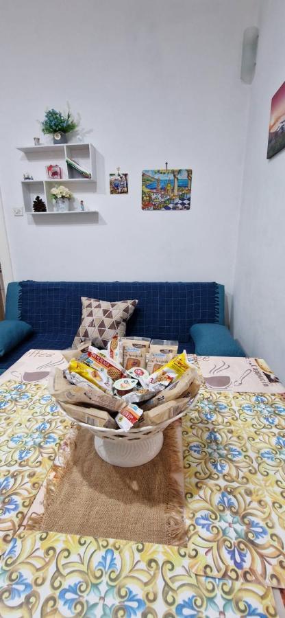 E' Fenestrelle Apartment เนเปิลส์ ภายนอก รูปภาพ