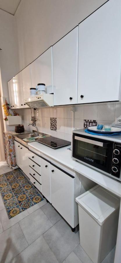 E' Fenestrelle Apartment เนเปิลส์ ภายนอก รูปภาพ