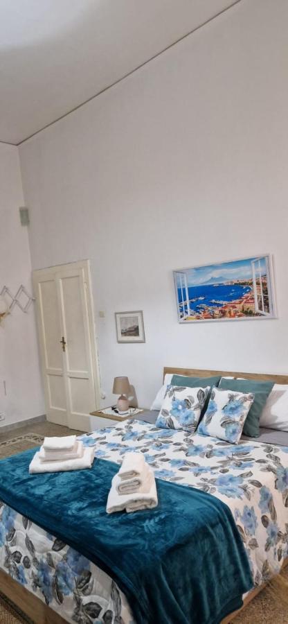 E' Fenestrelle Apartment เนเปิลส์ ภายนอก รูปภาพ