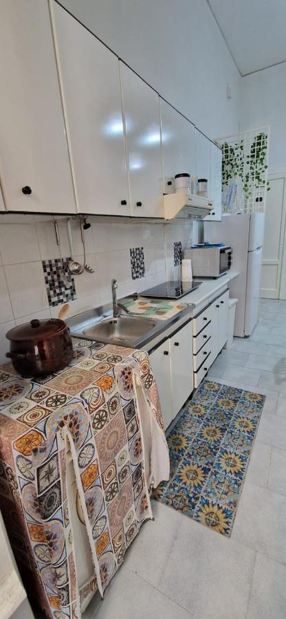 E' Fenestrelle Apartment เนเปิลส์ ภายนอก รูปภาพ